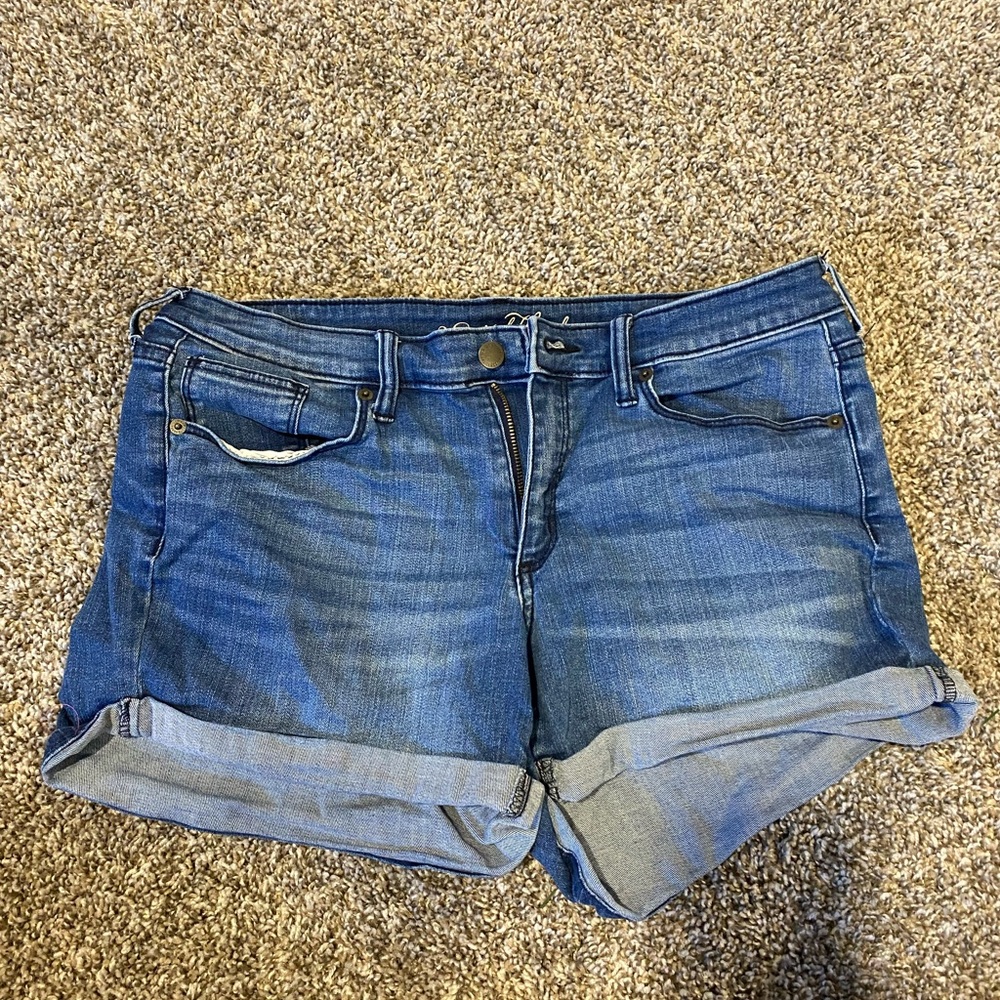 Universal thread Jean shorts